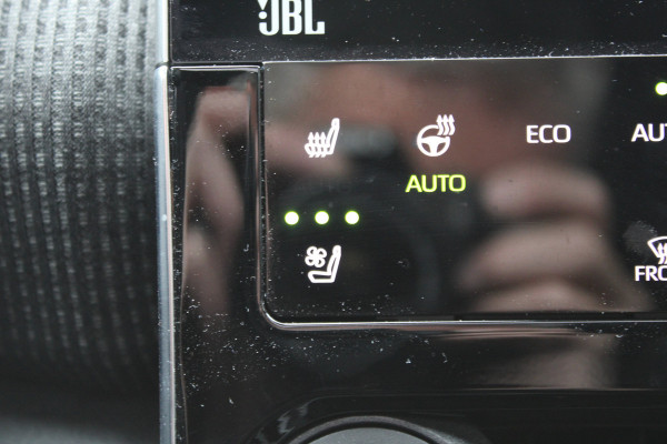 Toyota Bz4x Premium 4WD 71 kWh LEER NAVI PANO SOh 97.6%