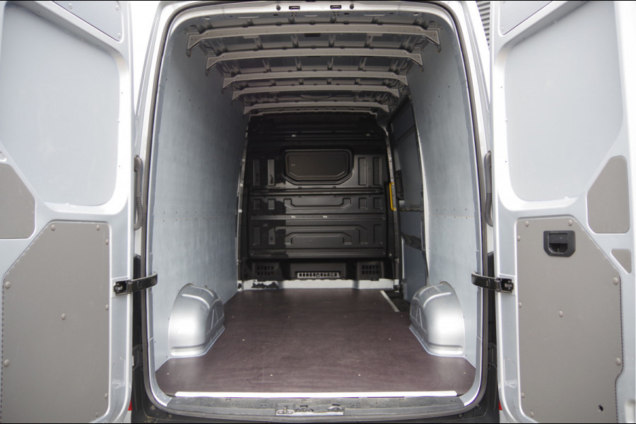 Volkswagen Crafter 35 2.0 TDI L3H3 Highline 177PK AUT. LED, STANDKACHEL, CAMERA, NAVI, CRUISE, AIRCO, PARKEERSENSOREN