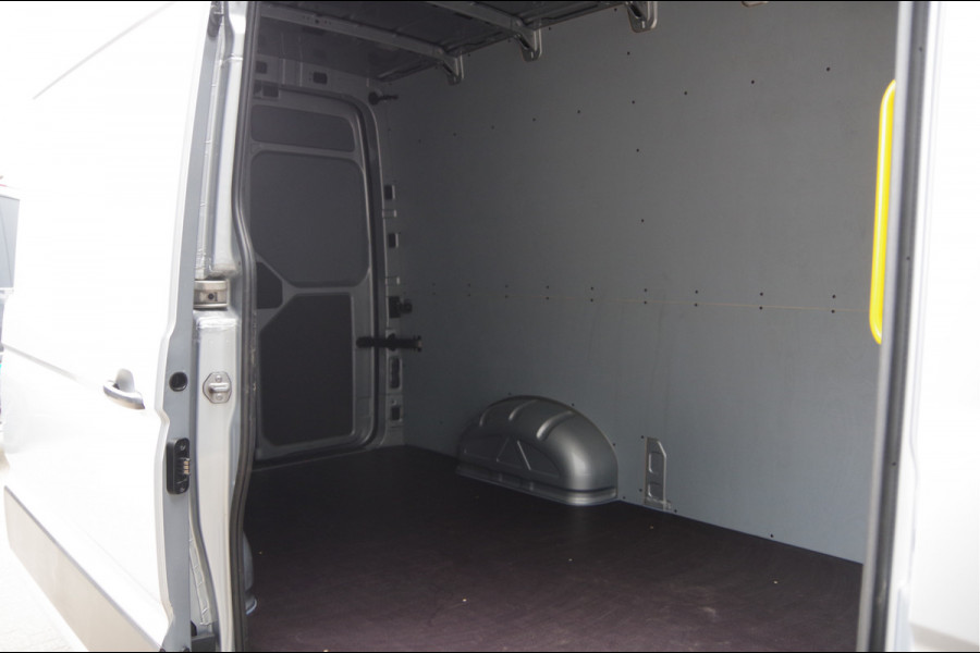 Volkswagen Crafter 35 2.0 TDI L3H3 Highline 177PK AUT. LED, STANDKACHEL, CAMERA, NAVI, CRUISE, AIRCO, PARKEERSENSOREN