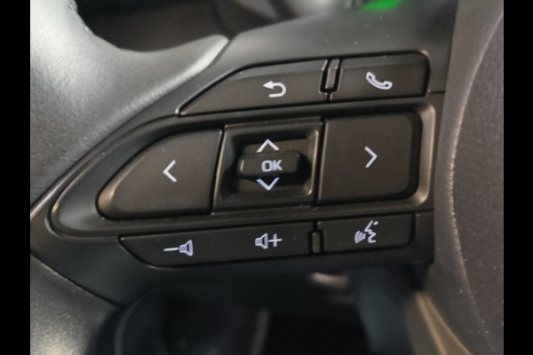 Toyota Yaris Cross 1.5 Hybrid 115 Comfort Dynamic uit 2025 Rijklaar + Fabrieksgarantie Henk Jongen Auto's in Helmond,  al 50 jaar service zoals 't hoort!