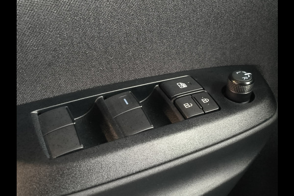 Toyota Yaris Cross 1.5 Hybrid 115 Comfort Dynamic uit 2025 Rijklaar + Fabrieksgarantie Henk Jongen Auto's in Helmond,  al 50 jaar service zoals 't hoort!