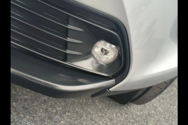 Toyota Yaris Cross 1.5 Hybrid 115 Comfort Dynamic uit 2025 Rijklaar + Fabrieksgarantie Henk Jongen Auto's in Helmond,  al 50 jaar service zoals 't hoort!