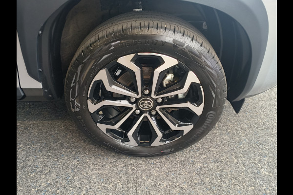 Toyota Yaris Cross 1.5 Hybrid 115 Comfort Dynamic uit 2025 Rijklaar + Fabrieksgarantie Henk Jongen Auto's in Helmond,  al 50 jaar service zoals 't hoort!