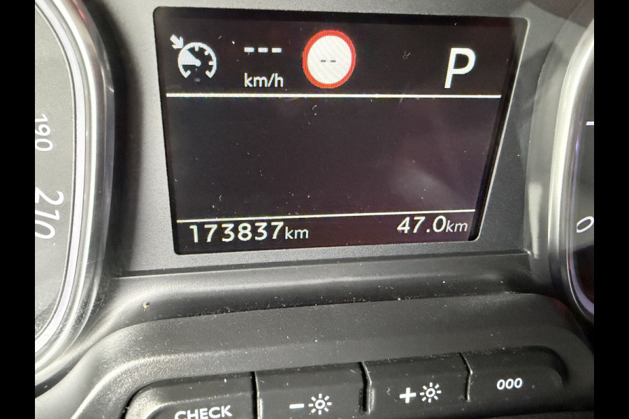 Citroën Jumpy 2.0 BlueHDI automaat 120pk M Driver L2H1 / euro 6 / bpm vrij / camera / vaste prijs rijklaar € 14.950 ex btw / airco / cruise / navi / imperial / trekhaak