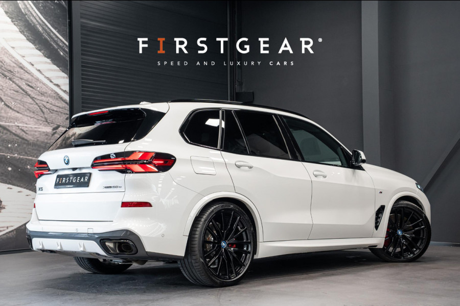 BMW X5 xDrive50e *M-Sport Pro / Harman Kardon / Stoelventilatie + Massage / Panorama Sky Lounge / Soft-Close / Carbon Interieur*