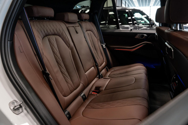 BMW X5 xDrive50e *M-Sport Pro / Harman Kardon / Stoelventilatie + Massage / Panorama Sky Lounge / Soft-Close / Carbon Interieur*