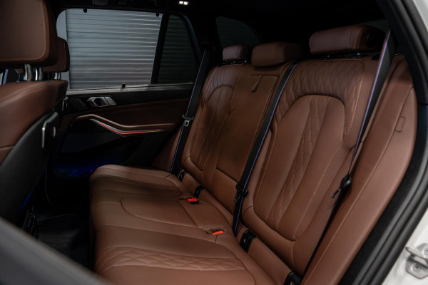 BMW X5 xDrive50e *M-Sport Pro / Harman Kardon / Stoelventilatie + Massage / Panorama Sky Lounge / Soft-Close / Carbon Interieur*