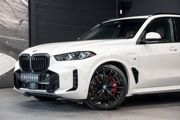 BMW X5 xDrive50e *M-Sport Pro / Harman Kardon / Stoelventilatie + Massage / Panorama Sky Lounge / Soft-Close / Carbon Interieur*