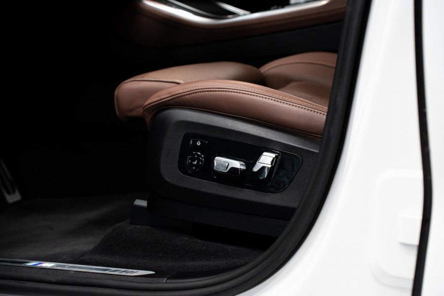 BMW X5 xDrive50e *M-Sport Pro / Harman Kardon / Stoelventilatie + Massage / Panorama Sky Lounge / Soft-Close / Carbon Interieur*