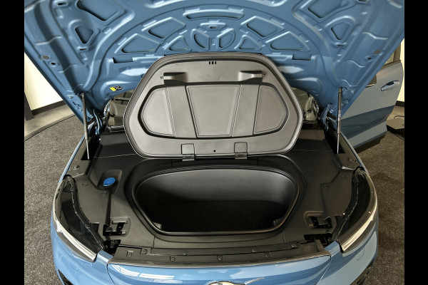 Volvo C40 Recharge Twin Intro Edition 78 kWh | panoramadak | adaptieve cruise control |  Soh (batterijcheck) Waarde 95,5 %