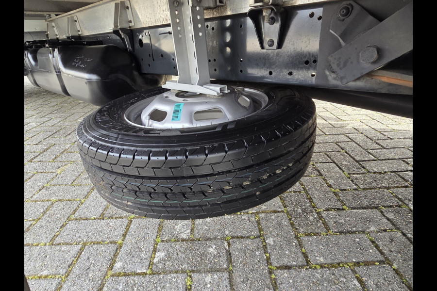 Iveco Daily type 42-180 automaat meubelbak dubbel-lucht 1e eigenaar !!!