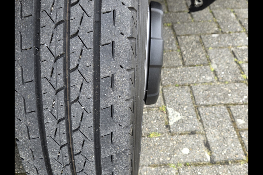 Iveco Daily type 42-180 automaat meubelbak dubbel-lucht 1e eigenaar !!!