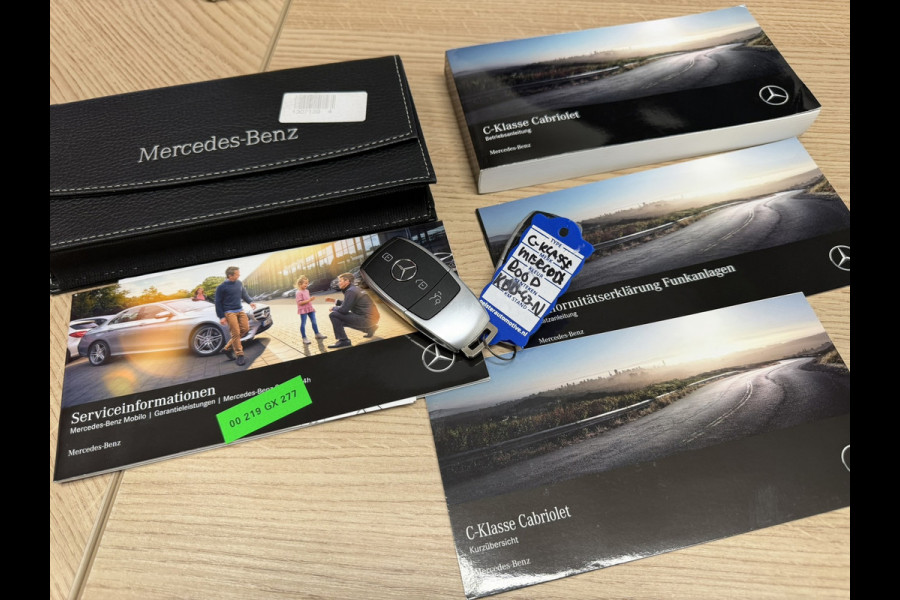 Mercedes-Benz C-Klasse Cabrio 300 Premium AMG Facelift Cabrio Camera Stoelverwarming/ventilatie Clima Carplay Full Led