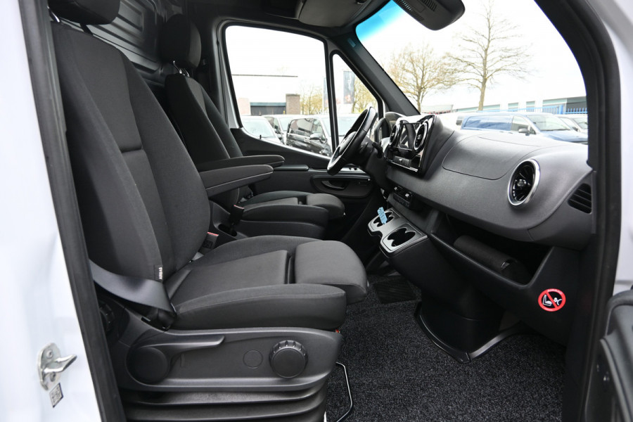 Mercedes-Benz Sprinter 319 CDI L4H2 Maxi Distronic, LED, Standkachel, Geveerde Stoelen, Etc.