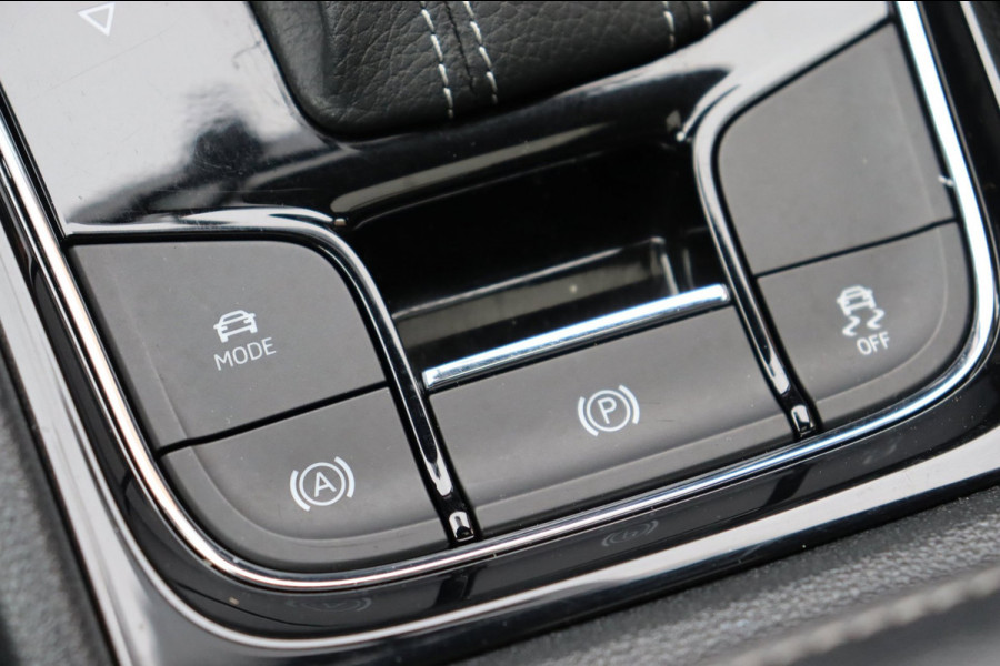 Škoda Kodiaq 1.5 TSI Sportline Business org.NL pano-schuifdak stuurverw. trekhaak camera el.klep