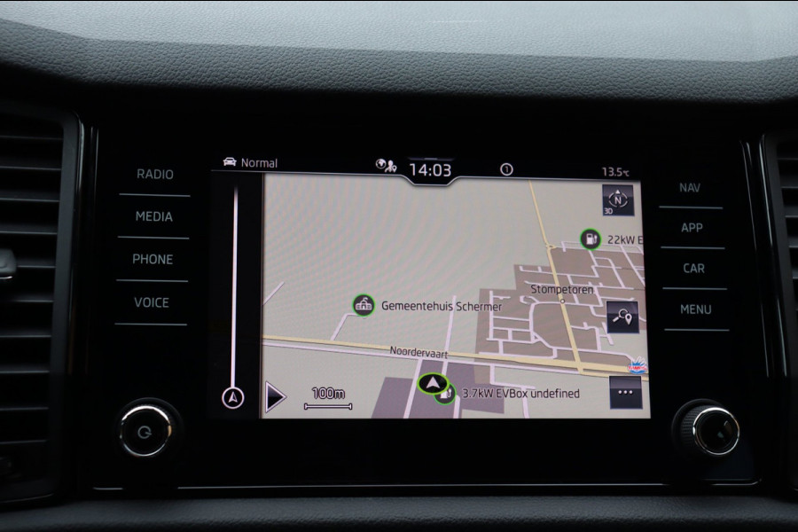 Škoda Kodiaq 1.5 TSI Sportline Business org.NL pano-schuifdak stuurverw. trekhaak camera el.klep