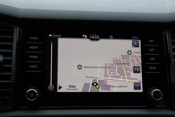 Škoda Kodiaq 1.5 TSI Sportline Business org.NL pano-schuifdak stuurverw. trekhaak camera el.klep