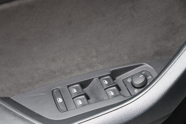 Škoda Kodiaq 1.5 TSI Sportline Business org.NL pano-schuifdak stuurverw. trekhaak camera el.klep