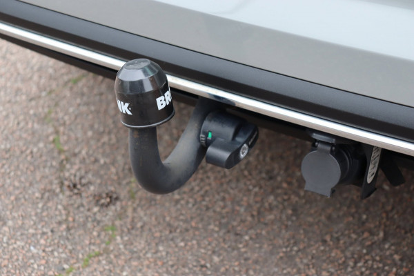 Škoda Kodiaq 1.5 TSI Sportline Business org.NL pano-schuifdak stuurverw. trekhaak camera el.klep