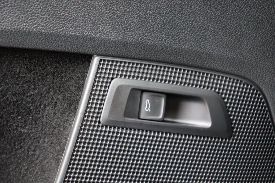 Škoda Kodiaq 1.5 TSI Sportline Business org.NL pano-schuifdak stuurverw. trekhaak camera el.klep