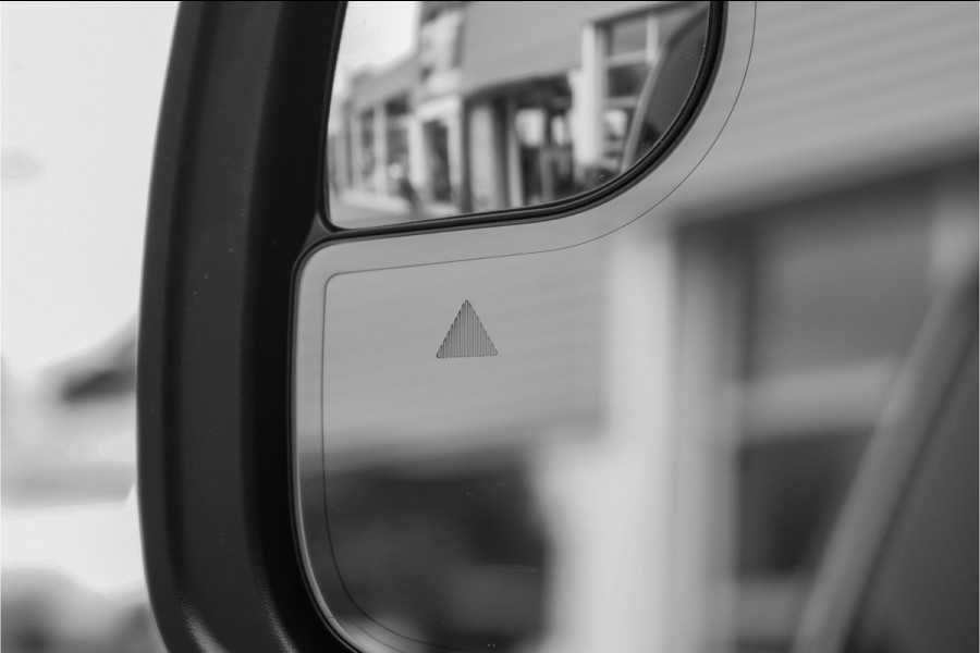 Dodge Ram 1500 5.7 V8 4x4 Crew Cab Longhorn Luchtv HUD 360° H&K Trekhaak