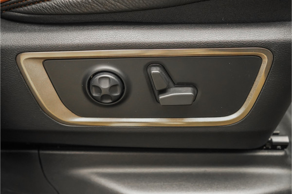 Dodge Ram 1500 5.7 V8 4x4 Crew Cab Longhorn Luchtv HUD 360° H&K Trekhaak