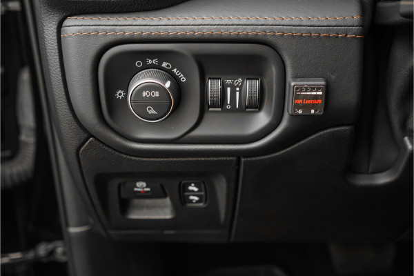 Dodge Ram 1500 5.7 V8 4x4 Crew Cab Longhorn Luchtv HUD 360° H&K Trekhaak