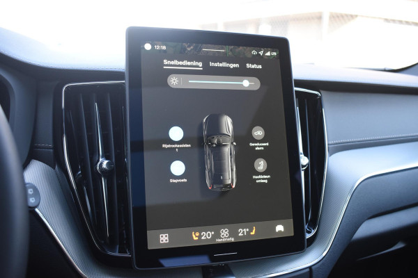 Volvo XC60 T6 350PK Plug-in hybrid AWD Ultra Black Edition / Navigatie / Adaptieve Cruisecontrol / Head Up-Display / Panorama dak / Elektrische stoelen met geheugen / Stuurverwarming / Stoelverwarming v+a / 360 Camera /