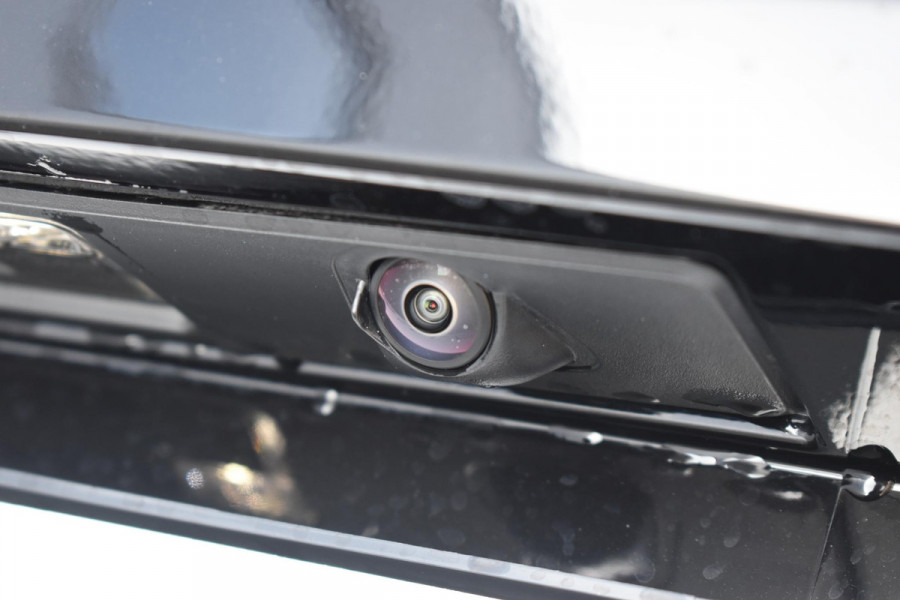 Volvo XC60 T6 350PK Plug-in hybrid AWD Ultra Black Edition / Navigatie / Adaptieve Cruisecontrol / Head Up-Display / Panorama dak / Elektrische stoelen met geheugen / Stuurverwarming / Stoelverwarming v+a / 360 Camera /