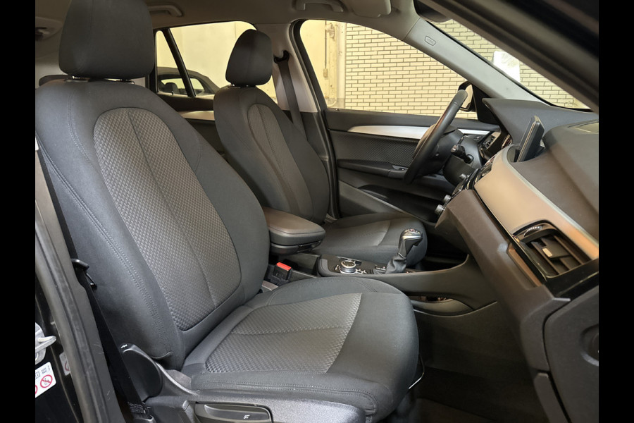 BMW X1 xDrive25e HYBRIDE AUT. HIGH EXECUTIVE TREKHAAK/PDC/NAVIGATIE