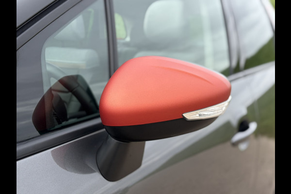 Citroën C3 Aircross 1.2 PureTech Shine Schuif-/kanteldak | PDC V&A met Camera | Blind Spot | Keyless | HIFI systeem | Apple Carplay