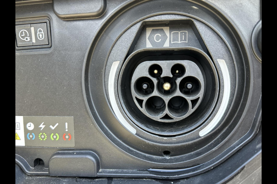 Peugeot 3008 1.6 HYbrid4 300 GT VAN €26.900,- NU VOOR SLECHTS €24.877,- Uw LENTEVOORDEEL €2.023,-PANORAMADAK| ADAPTIVE CRUISE CONTROL| STANDKACHEL| CAMERA VOOR + ACHTER|