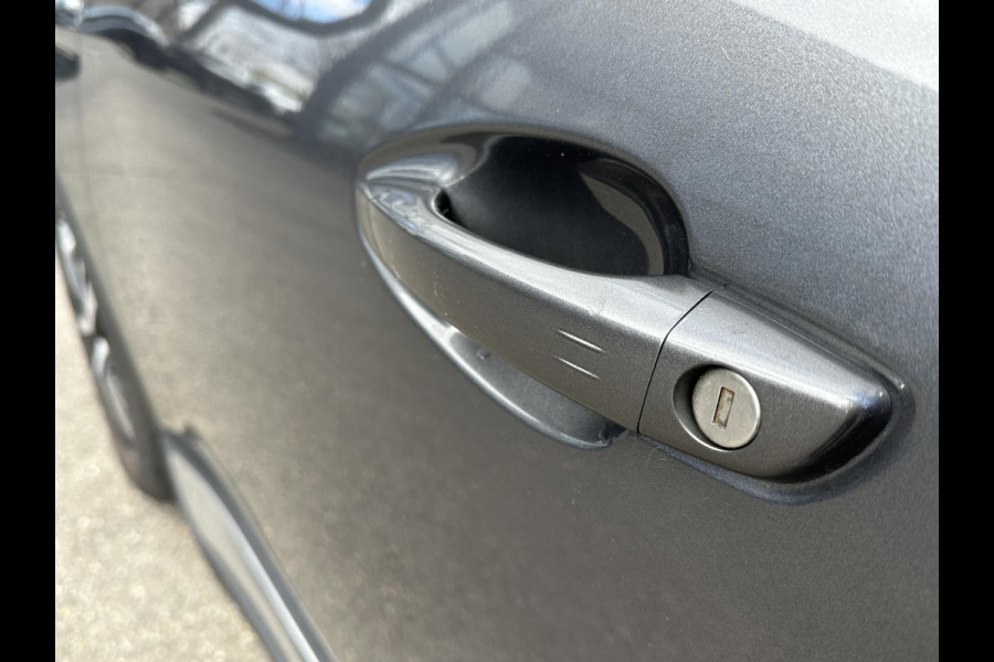 Peugeot 3008 1.6 HYbrid4 300 GT VAN €26.900,- NU VOOR SLECHTS €24.877,- Uw LENTEVOORDEEL €2.023,-PANORAMADAK| ADAPTIVE CRUISE CONTROL| STANDKACHEL| CAMERA VOOR + ACHTER|