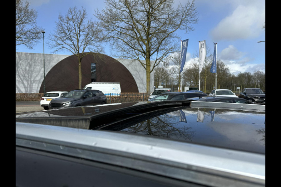 Peugeot 3008 1.6 HYbrid4 300 GT VAN €26.900,- NU VOOR SLECHTS €24.877,- Uw LENTEVOORDEEL €2.023,-PANORAMADAK| ADAPTIVE CRUISE CONTROL| STANDKACHEL| CAMERA VOOR + ACHTER|