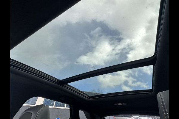 Peugeot 3008 1.6 HYbrid4 300 GT VAN €26.900,- NU VOOR SLECHTS €24.877,- Uw LENTEVOORDEEL €2.023,-PANORAMADAK| ADAPTIVE CRUISE CONTROL| STANDKACHEL| CAMERA VOOR + ACHTER|