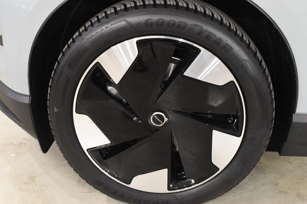 Volvo EX30 272PK Single Motor Extended Range Plus 69 kWh / Adaptive Cruise control / Extra getint glas / Stoelverwarming / Stuurwielverwarming / Achteruitrijcamera / Parkeersensoren V+A / Elektr. achterklep