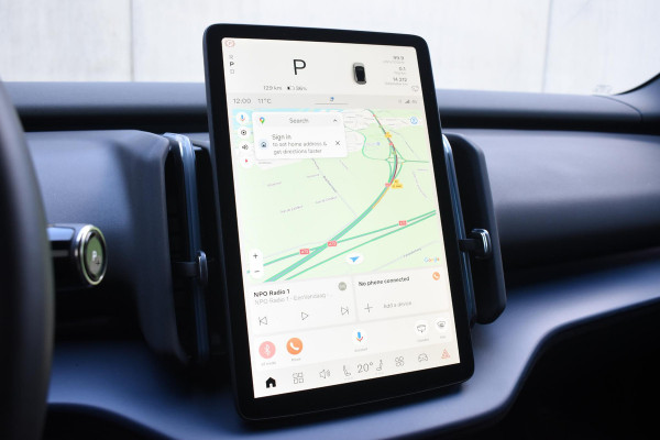 Volvo EX30 272PK Single Motor Extended Range Plus 69 kWh / Adaptive Cruise control / Extra getint glas / Stoelverwarming / Stuurwielverwarming / Achteruitrijcamera / Parkeersensoren V+A / Elektr. achterklep