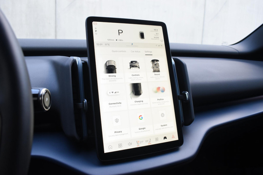 Volvo EX30 272PK Single Motor Extended Range Plus 69 kWh / Adaptive Cruise control / Extra getint glas / Stoelverwarming / Stuurwielverwarming / Achteruitrijcamera / Parkeersensoren V+A / Elektr. achterklep