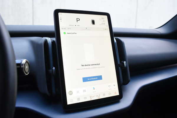 Volvo EX30 272PK Single Motor Extended Range Plus 69 kWh / Adaptive Cruise control / Extra getint glas / Stoelverwarming / Stuurwielverwarming / Achteruitrijcamera / Parkeersensoren V+A / Elektr. achterklep