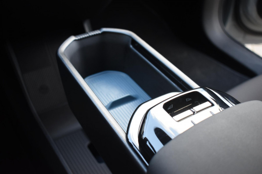 Volvo EX30 272PK Single Motor Extended Range Plus 69 kWh / Adaptive Cruise control / Extra getint glas / Stoelverwarming / Stuurwielverwarming / Achteruitrijcamera / Parkeersensoren V+A / Elektr. achterklep