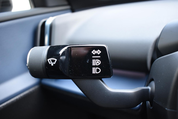 Volvo EX30 272PK Single Motor Extended Range Plus 69 kWh / Adaptive Cruise control / Extra getint glas / Stoelverwarming / Stuurwielverwarming / Achteruitrijcamera / Parkeersensoren V+A / Elektr. achterklep