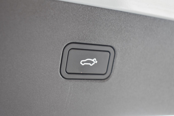 Volvo EX30 272PK Single Motor Extended Range Plus 69 kWh / Adaptive Cruise control / Extra getint glas / Stoelverwarming / Stuurwielverwarming / Achteruitrijcamera / Parkeersensoren V+A / Elektr. achterklep