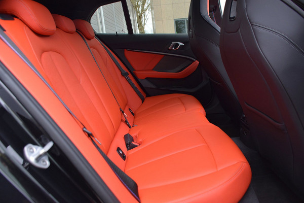 BMW 1-serie 118i High Executive Edition*1e eig*M-Pakket*Pano*Head-up*Keyless*H&K*Enz enz