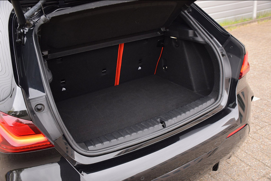 BMW 1-serie 118i High Executive Edition*1e eig*M-Pakket*Pano*Head-up*Keyless*H&K*Enz enz