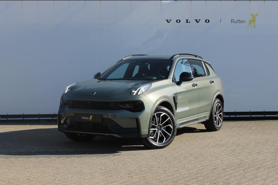 Lynk & Co 01 276PK Automaat Core / Adaptieve cruise control / Stoel - en stuurwielverwarming / Parkeersensoren / Achteruitrijcamera / Apple Carplay / Trekhaak / Metallic lak / 19" velgen