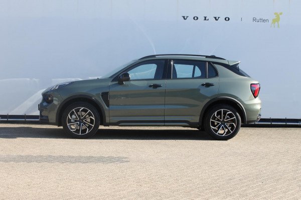 Lynk & Co 01 276PK Automaat Core / Adaptieve cruise control / Stoel - en stuurwielverwarming / Parkeersensoren / Achteruitrijcamera / Apple Carplay / Trekhaak / Metallic lak / 19" velgen