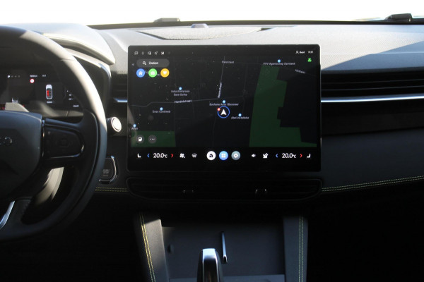 Lynk & Co 01 276PK Automaat Core / Adaptieve cruise control / Stoel - en stuurwielverwarming / Parkeersensoren / Achteruitrijcamera / Apple Carplay / Trekhaak / Metallic lak / 19" velgen