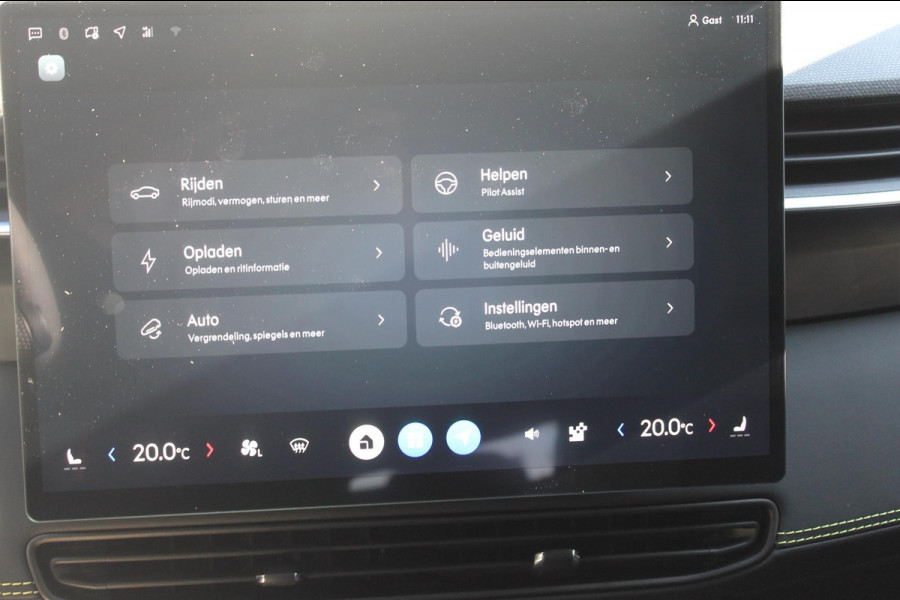 Lynk & Co 01 276PK Automaat Core / Adaptieve cruise control / Stoel - en stuurwielverwarming / Parkeersensoren / Achteruitrijcamera / Apple Carplay / Trekhaak / Metallic lak / 19" velgen