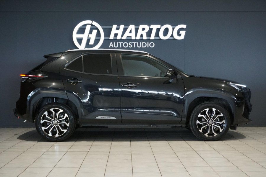 Toyota Yaris Cross 1.5 Hybrid First Edition + PANODAK / HEAD-UP / TREKHAAK