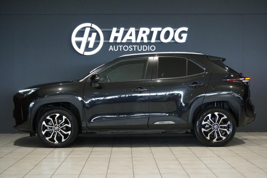 Toyota Yaris Cross 1.5 Hybrid First Edition + PANODAK / HEAD-UP / TREKHAAK